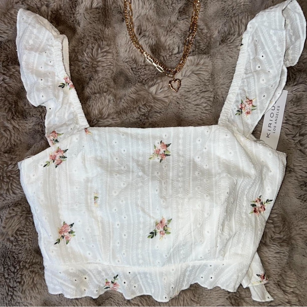 White floral crop